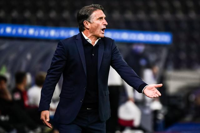 字母哥24+10雄鹿轻取黄蜂4连胜 魔术力克爵士